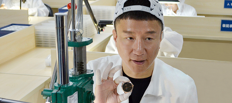 孫紅雷蒞臨雷諾表深圳總部直播，開啟圓夢之旅